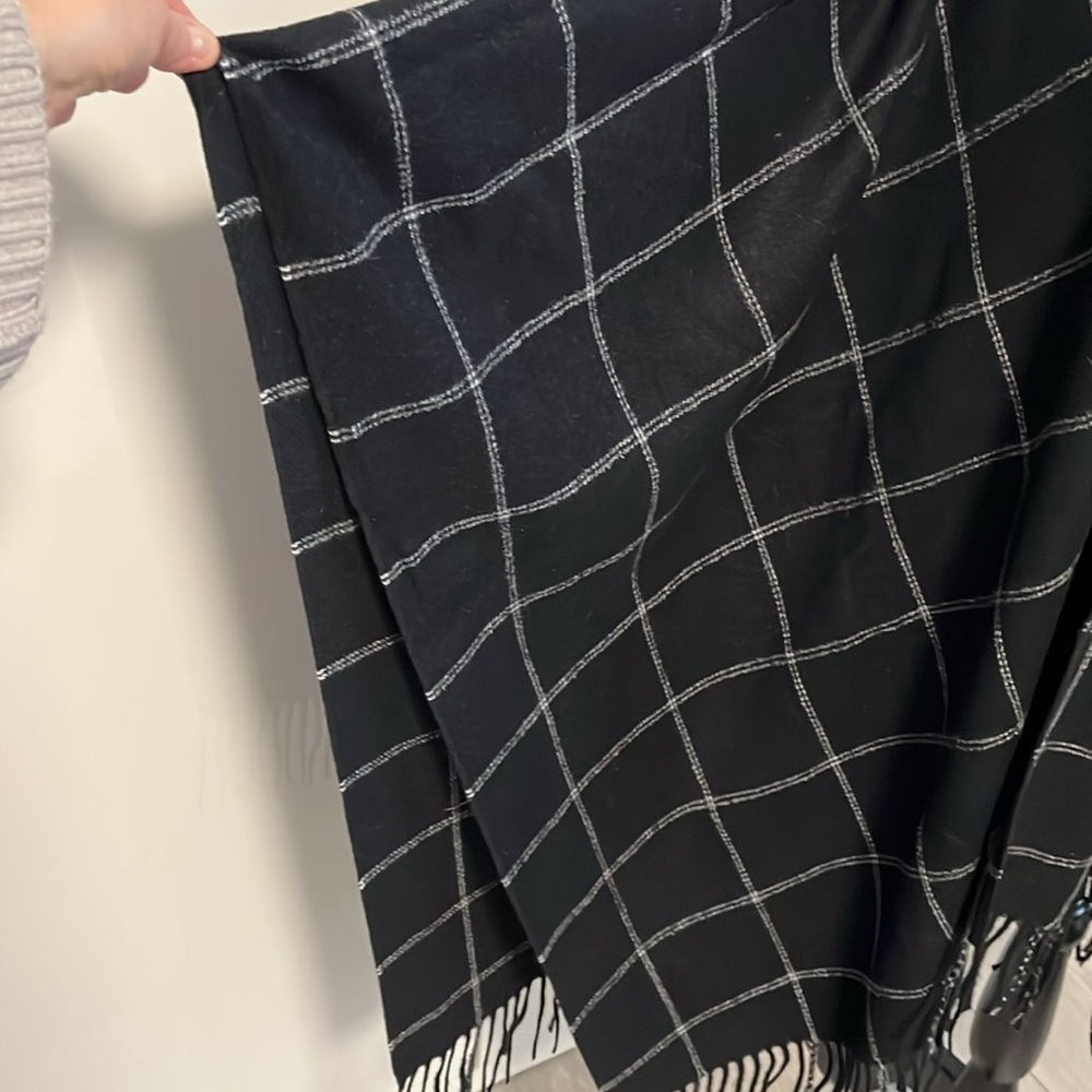 Oversized Shawl Scarf Wrap, size O/S - Picture 5 of 8